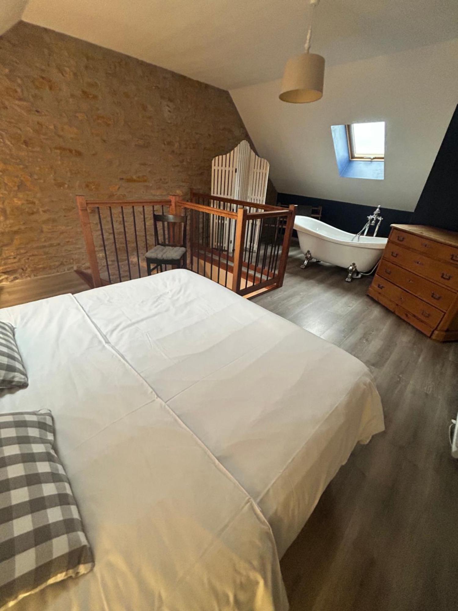 Bed and Breakfast Le D'Tour Gourmand Toulouse-le-Chateau Экстерьер фото